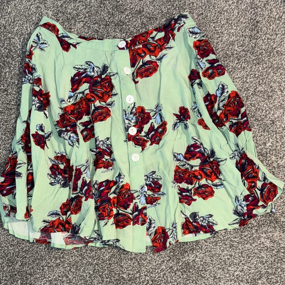 MINKPINK A-Line light green Skirt with Red Floral Design size XS Women’s